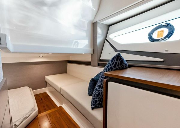 Tiara Yachts 43 image