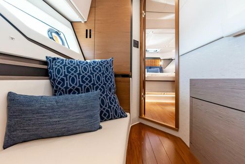 Tiara Yachts 43 image