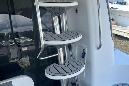 Carver 530 Voyager Pilothouse image