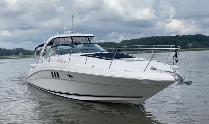 Sea Ray 40 Sundancer - main image