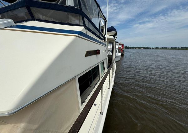 Hatteras 43 Motor Yacht image