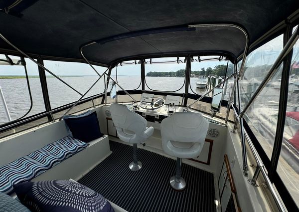 Hatteras 43 Motor Yacht image