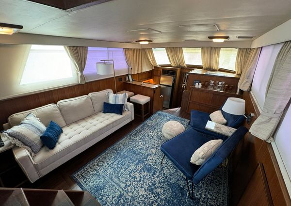 Hatteras 43 Motor Yacht image