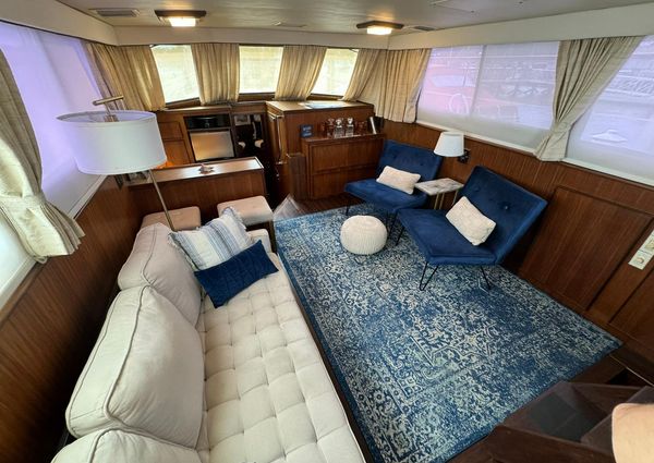 Hatteras 43 Motor Yacht image