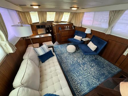 Hatteras 43 Motor Yacht image