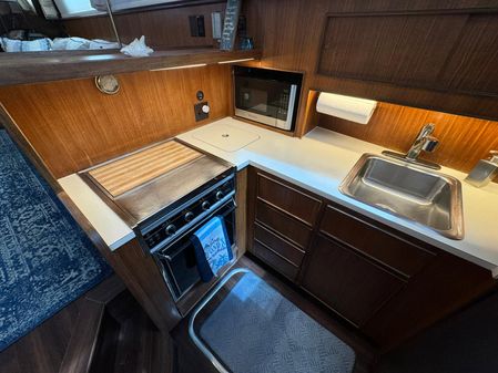 Hatteras 43 Motor Yacht image