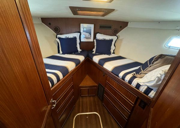 Hatteras 43 Motor Yacht image