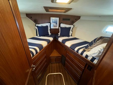 Hatteras 43 Motor Yacht image