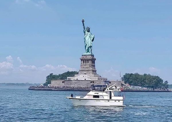 Hatteras 43 Motor Yacht image