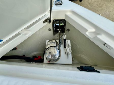 Cobalt R8-OUTBOARD image