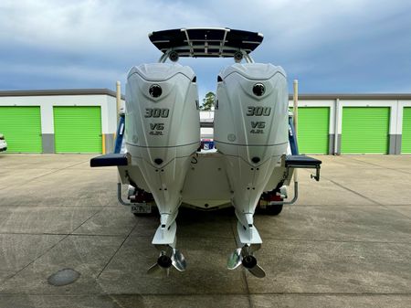 Cobalt R8-OUTBOARD image