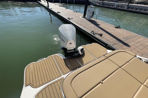 Sea Ray 270 SDX OB image