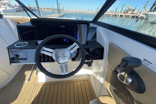 Sea Ray 270 SDX OB image