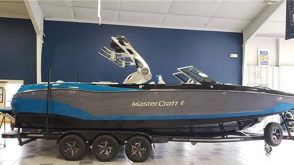 MasterCraft X26 Saltwater series 