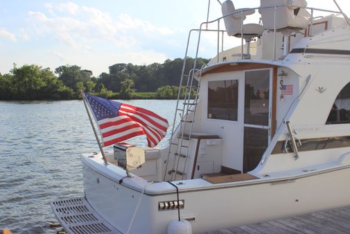 Bertram 33II Flybridge Cruiser image