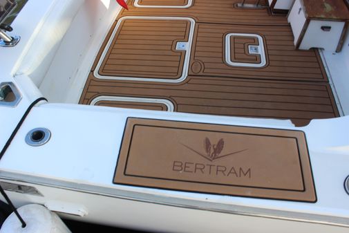 Bertram 33II Flybridge Cruiser image