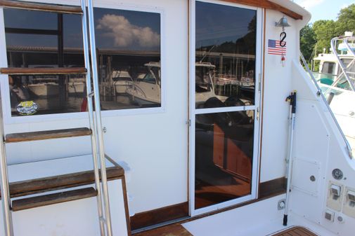 Bertram 33II Flybridge Cruiser image