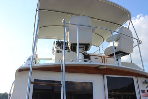 Bertram 33II Flybridge Cruiser image