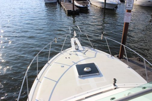 Bertram 33II Flybridge Cruiser image