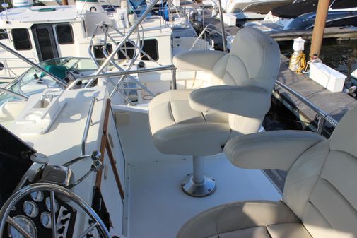 Bertram 33II Flybridge Cruiser image