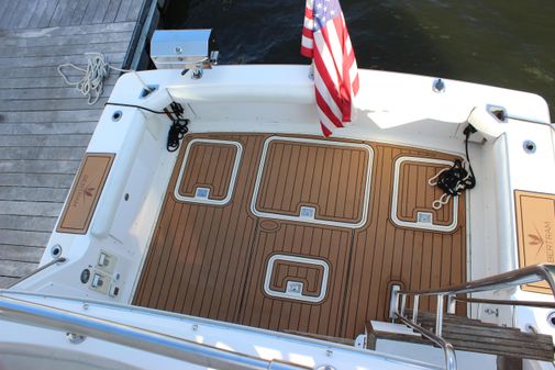 Bertram 33II Flybridge Cruiser image