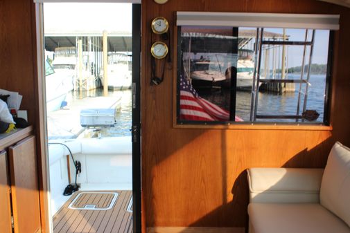 Bertram 33II Flybridge Cruiser image