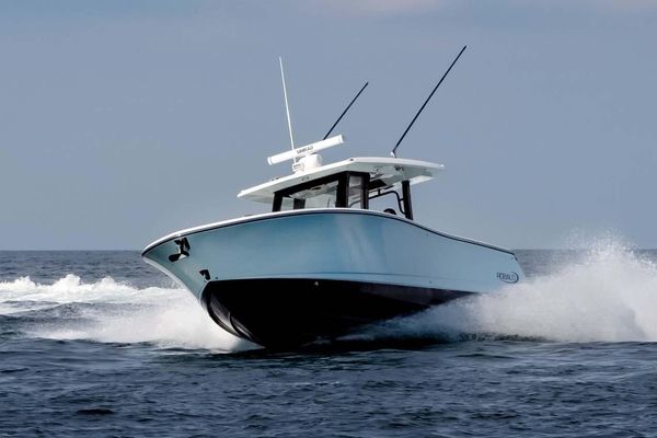 Robalo R360-CENTER-CONSOLE - main image