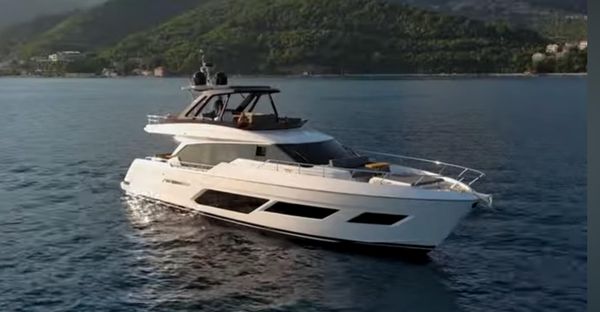 Ferretti Yachts 720 image