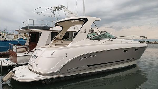 Chaparral 350 Signature
