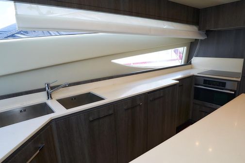 Uniesse 65-MY image