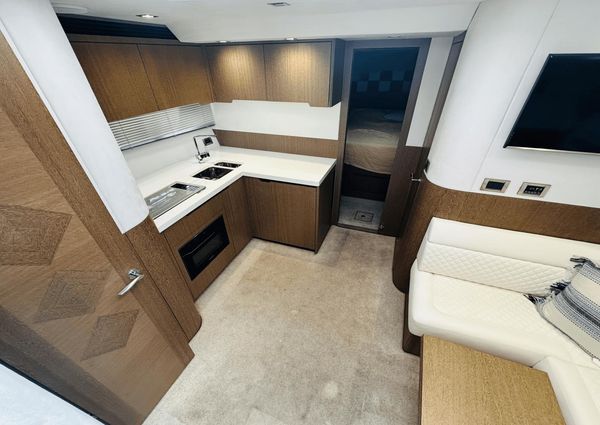 Galeon 485 HTS image