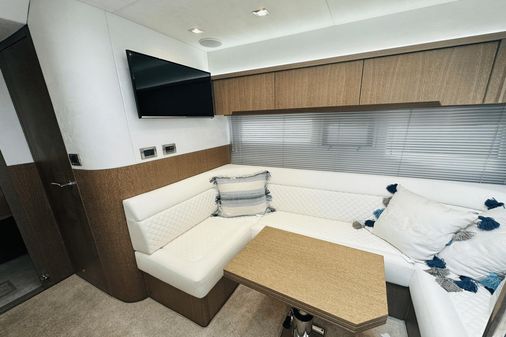 Galeon 485 HTS image