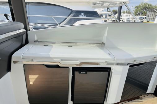 Galeon 485 HTS image