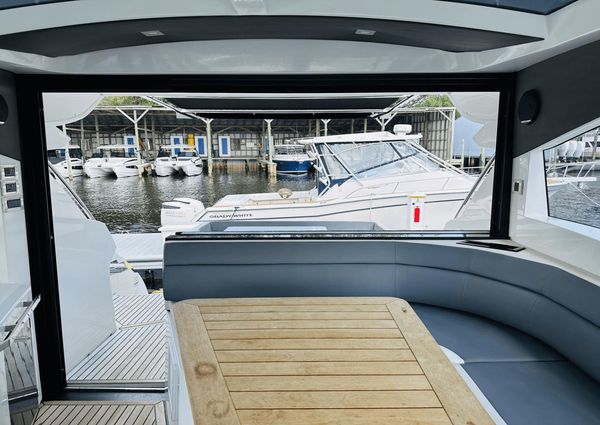 Galeon 485 HTS image