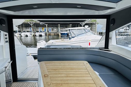 Galeon 485 HTS image