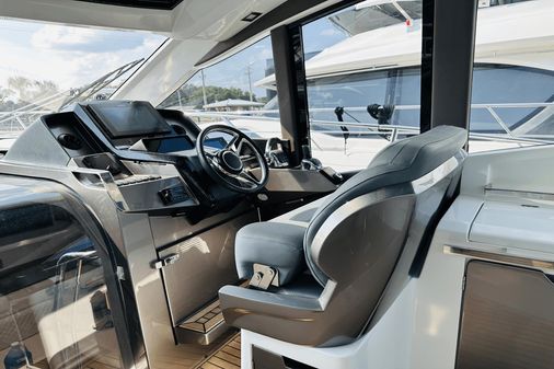 Galeon 485 HTS image