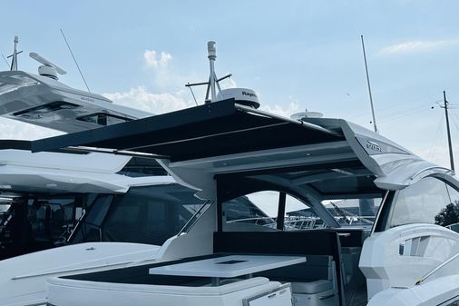 Galeon 485 HTS image