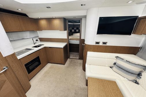 Galeon 485 HTS image