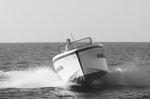 Delta Powerboats 33 Open image