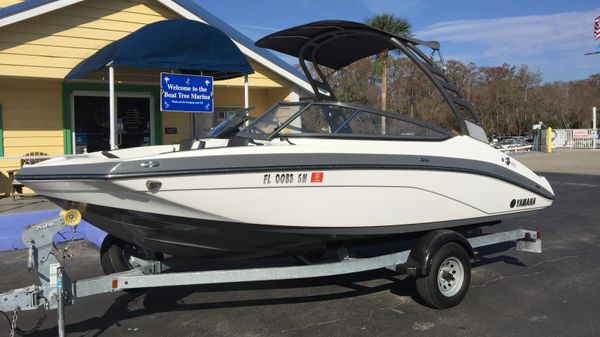 Yamaha Boats 195S