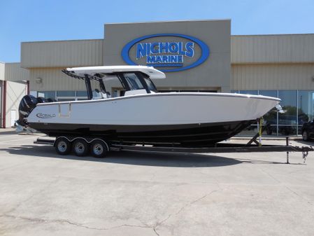 Robalo R360-CENTER-CONSOLE image