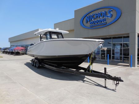 Robalo R360-CENTER-CONSOLE image