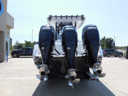 Robalo R360-CENTER-CONSOLE image