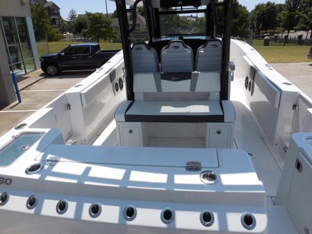 Robalo R360-CENTER-CONSOLE image