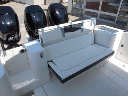 Robalo R360-CENTER-CONSOLE image