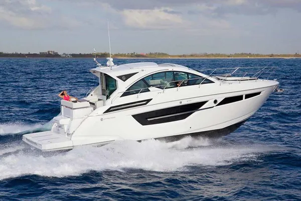 Cruisers Yachts 50 Cantius image
