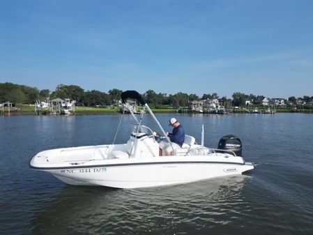 Boston-whaler 170-DAUNTLESS image