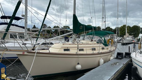 Island Packet 29 Cutter