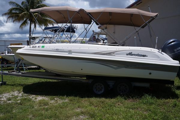 Hurricane FunDeck 211 O/B - main image