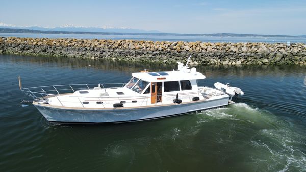 Grand Banks Eastbay 
